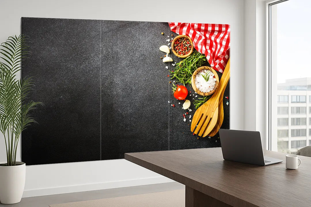 Glazen Whiteboard Keuken – Ingrediënten op Zwarte Tafel – Magnetisch Glasbord