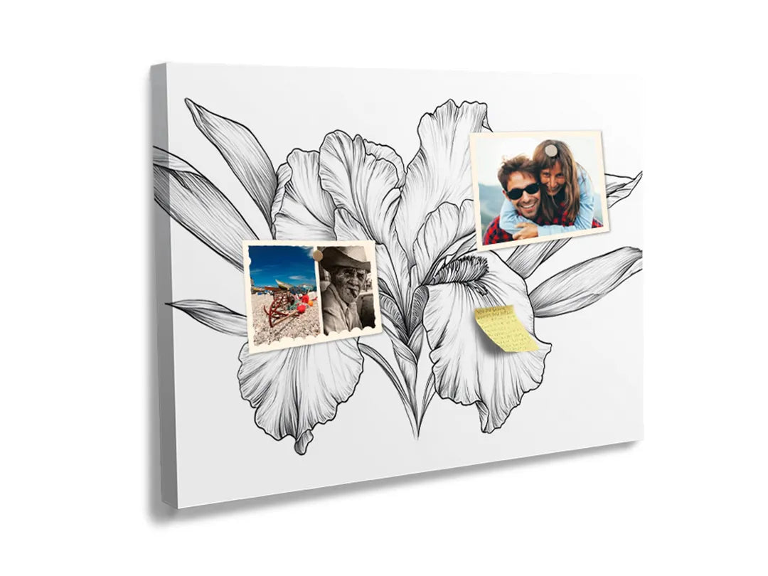Kurkborden op canvas met gedetailleerde zwart-wit irisbloem – formaat 60 × 40 cm