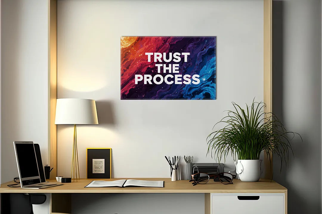 Kurkborden op canvas met trust the process kleurrijke quote – formaat 140 × 100 cm