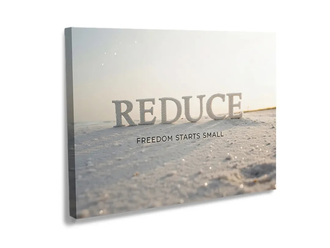 Kurkborden op canvas met reduce quote op rustig strand – formaat 120 × 80 cm
