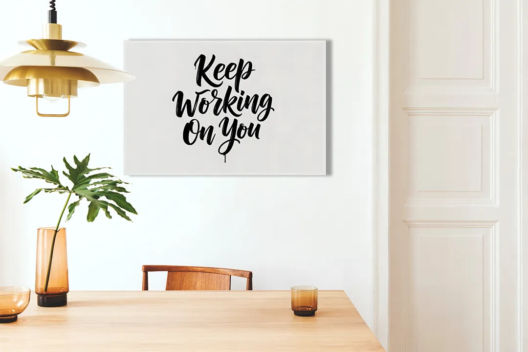 Kurkborden op canvas met keep working on you quote – formaat 100 × 70 cm