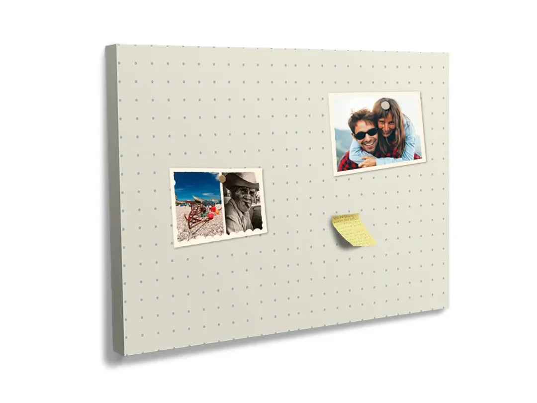 Kurkborden op canvas met beige stippenraster – formaat 60 × 40 cm