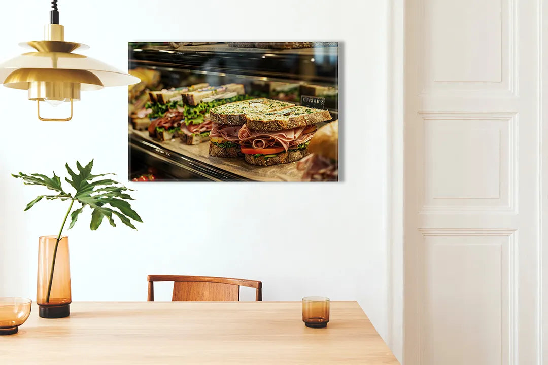 Kurkborden op canvas met broodjes en snacks in vitrine – formaat 100 × 70 cm