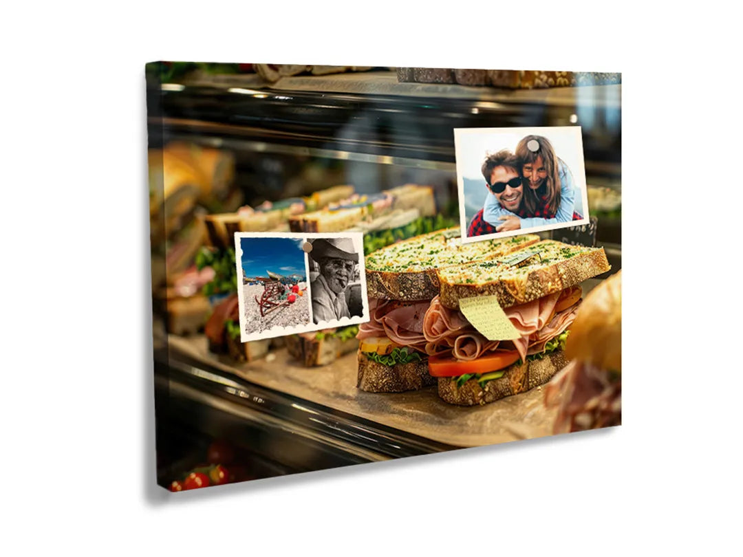 Kurkborden op canvas met broodjes en snacks in vitrine – formaat 60 × 40 cm