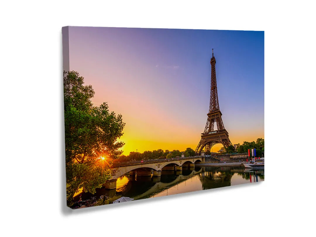 Kurkborden op canvas met eiffeltoren bij zonsondergang – formaat 120 × 80 cm