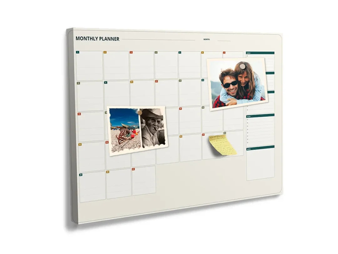 Kurkborden op canvas met maandplanner met subtiele kleuraccenten – formaat 60 × 40 cm