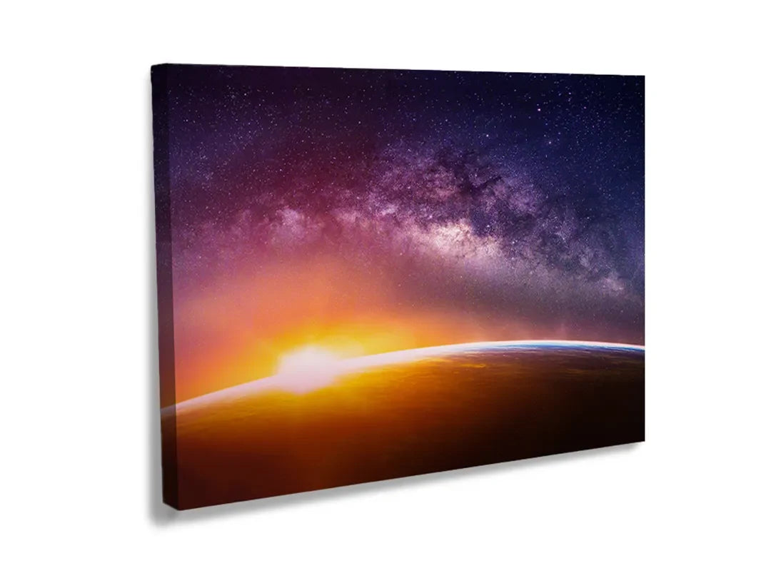 Kurkborden op canvas met melkweg boven een oranje horizon – formaat 120 × 80 cm