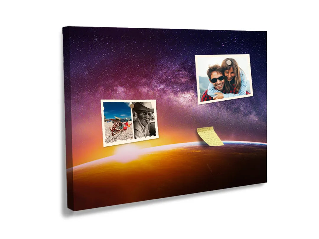 Kurkborden op canvas met melkweg boven een oranje horizon – formaat 60 × 40 cm