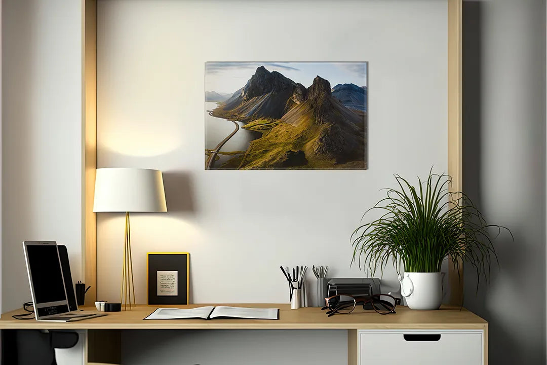 Kurkborden op canvas met dramatisch berglandschap met rivier – formaat 140 × 100 cm