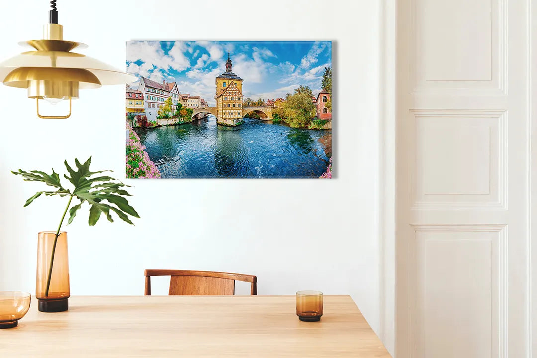 Kurkborden op canvas met historische stad aan de rivier – formaat 100 × 70 cm