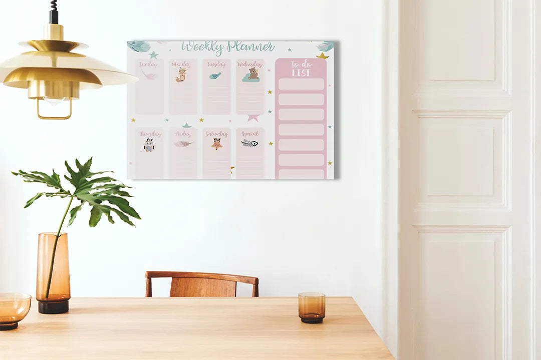 Kurkborden op canvas met pastel weekplanner met dierenillustraties – formaat 100 × 70 cm
