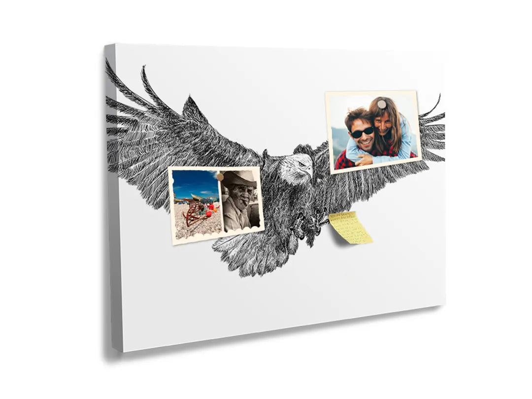 Kurkborden op canvas met zwart-witte adelaar met gespreide vleugels – formaat 60 × 40 cm