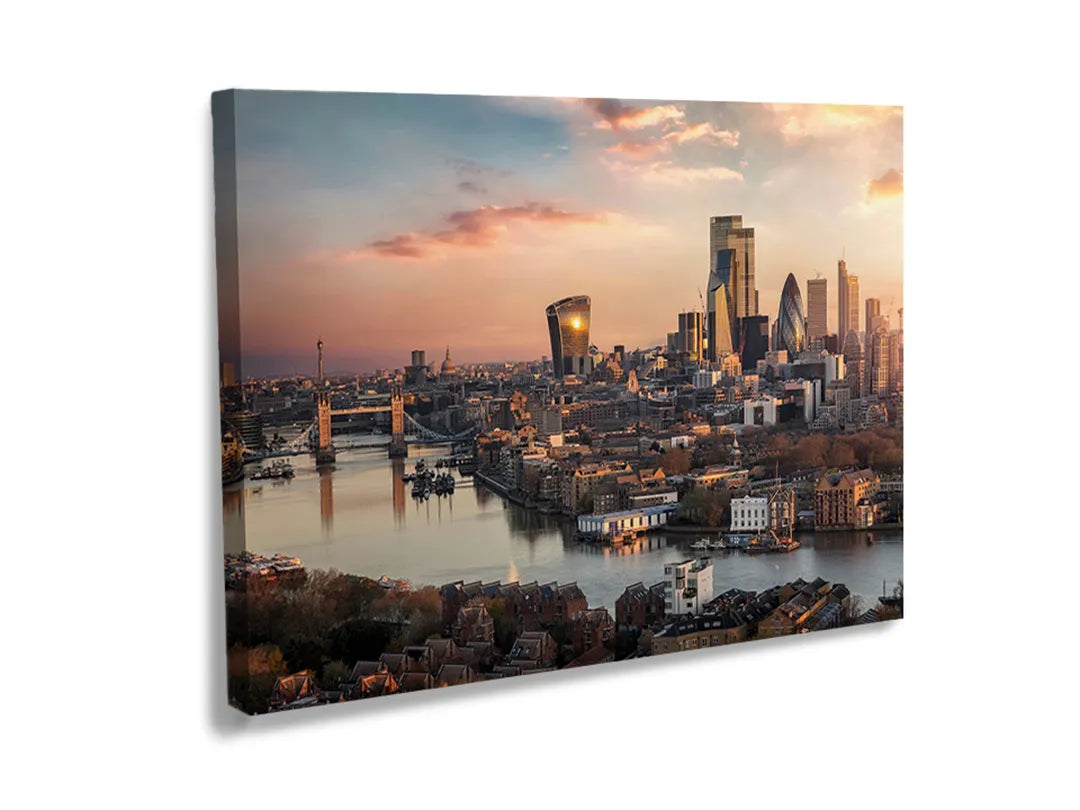 Kurkborden op canvas met moderne stadsskyline bij zonsondergang – formaat 120 × 80 cm