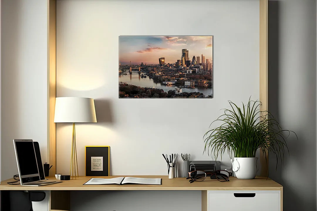 Kurkborden op canvas met moderne stadsskyline bij zonsondergang – formaat 140 × 100 cm
