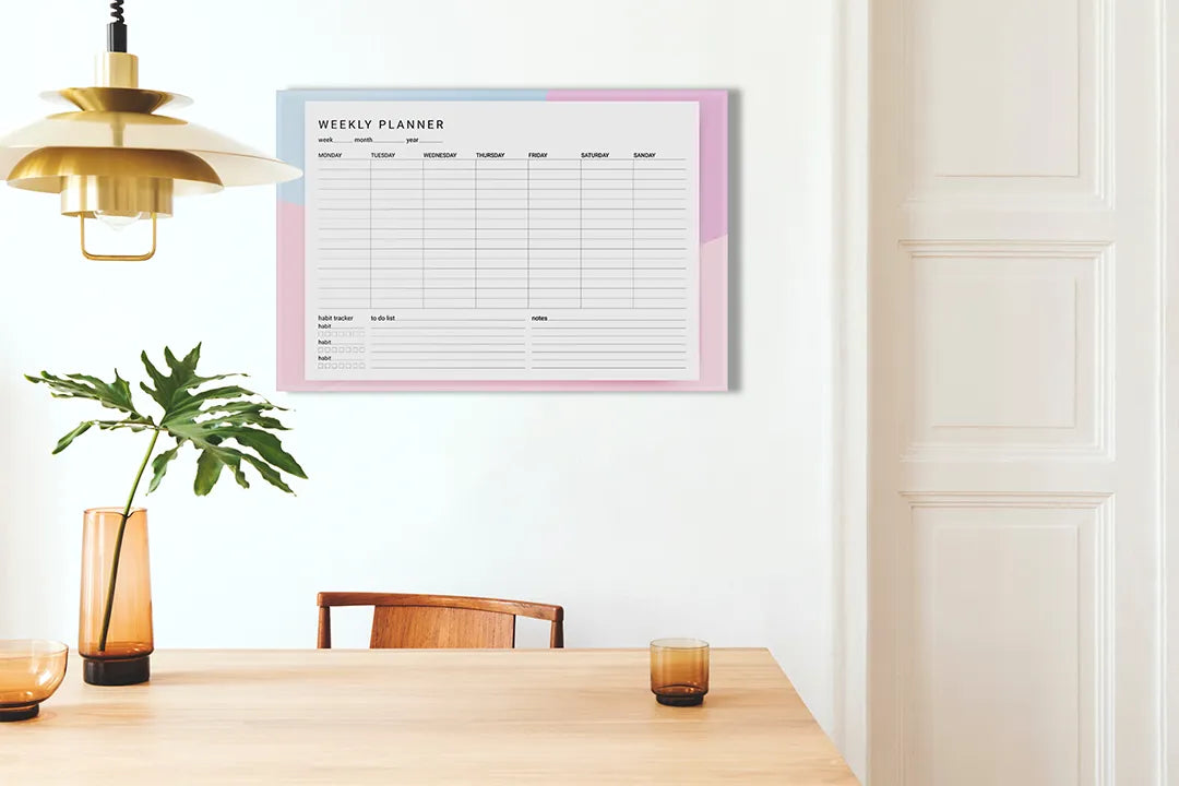 Kurkborden op canvas met roze minimalistische weekplanner – formaat 100 × 70 cm