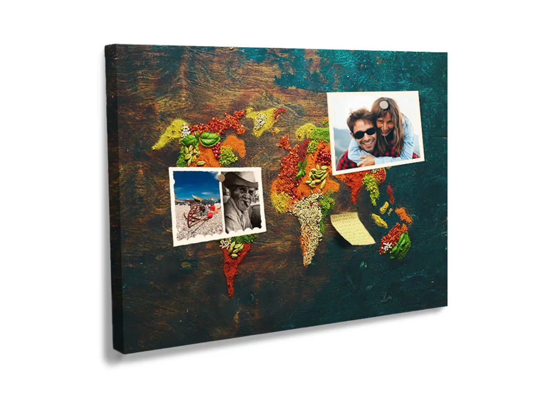 Kurkborden op canvas met abstracte wereldkaart in warme kleuren – formaat 60 × 40 cm