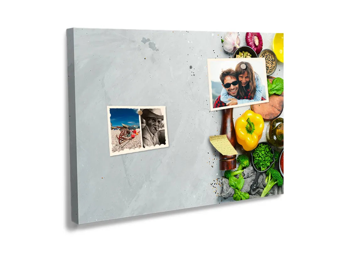 Kurkborden op canvas met kookingrediënten langs marmeren rand – formaat 60 × 40 cm