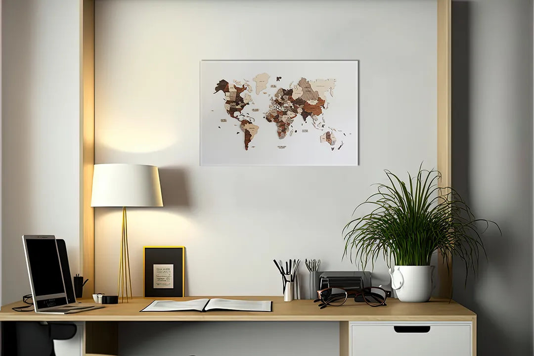Kurkborden op canvas met abstracte wereldkaart in aardetinten – formaat 140 × 100 cm