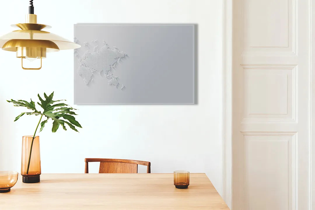 Kurkborden op canvas met witte driedimensionale wereldkaart – formaat 100 × 70 cm