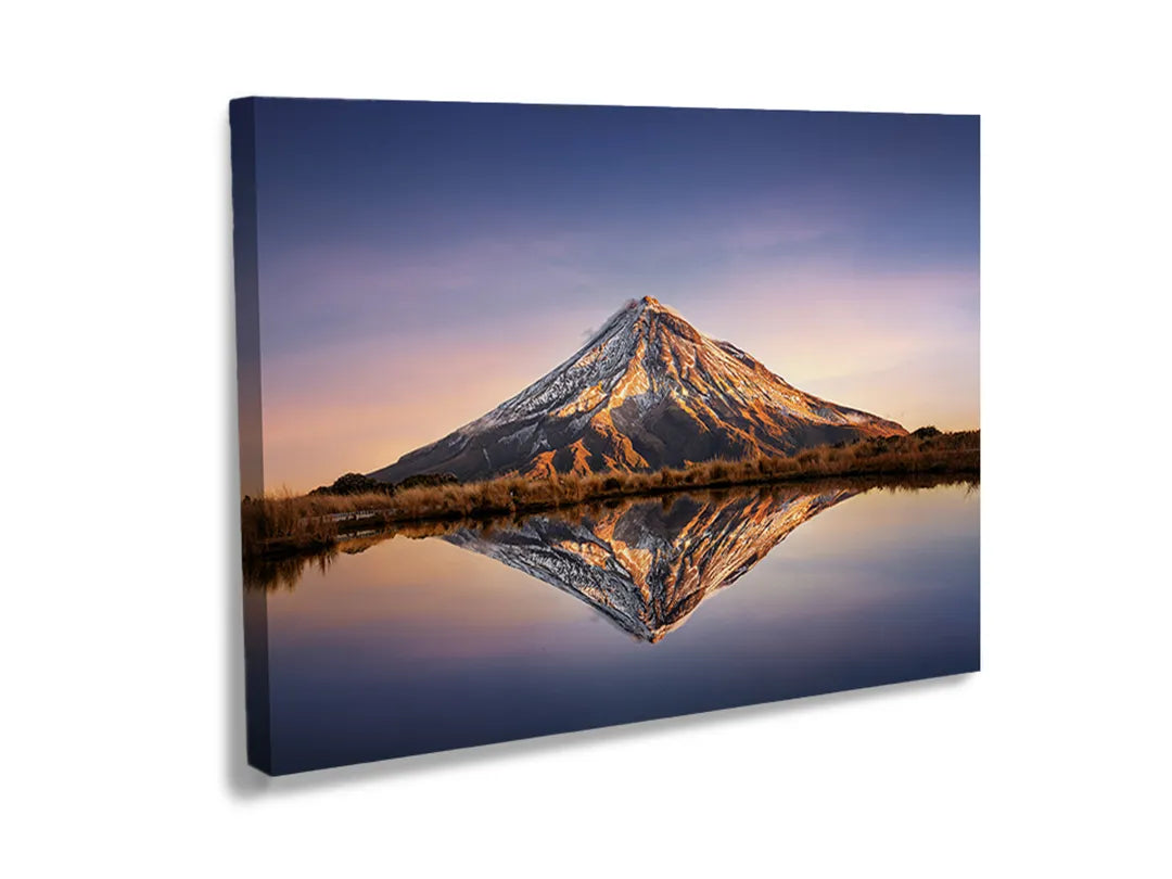 Kurkborden op canvas met berg weerspiegeld in een stil meer – formaat 120 × 80 cm