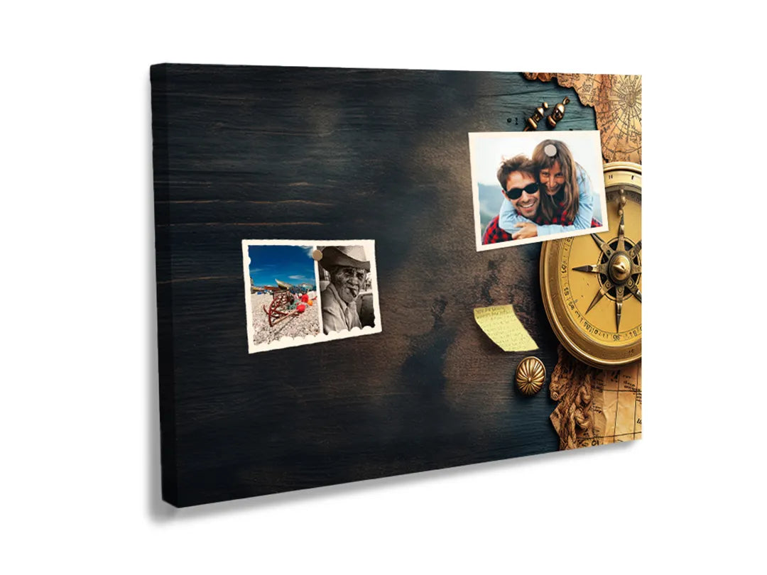Kurkborden op canvas met vintage kompas op donkere houtachtergrond – formaat 60 × 40 cm