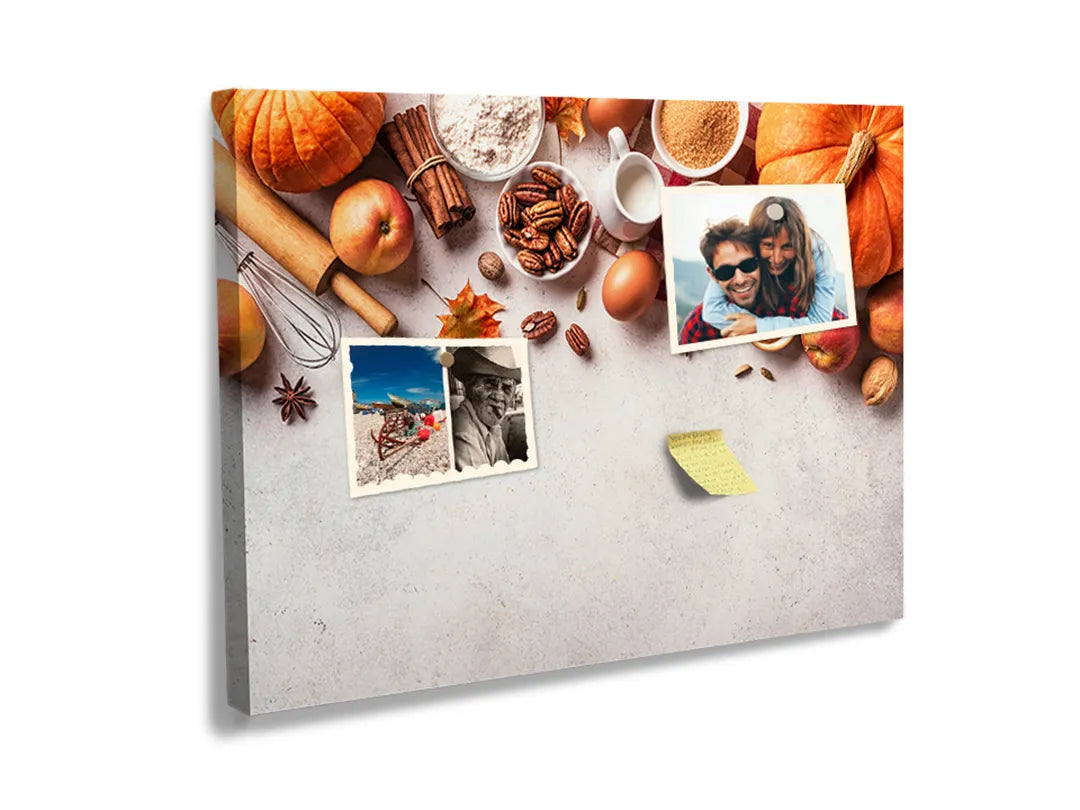 Kurkborden op canvas met herfstkruiden en specerijen op wit – formaat 60 × 40 cm