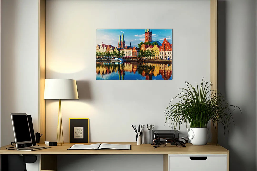 Kurkborden op canvas met kleurrijke oude binnenstad aan het water – formaat 140 × 100 cm