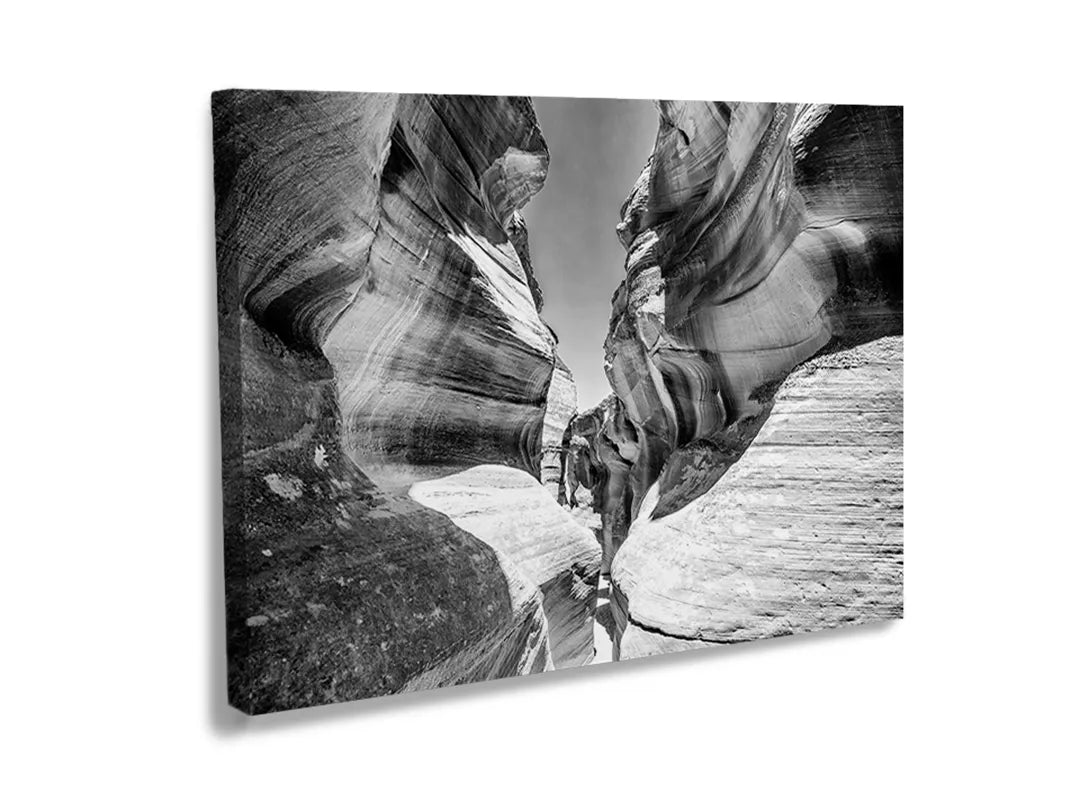 Kurkborden op canvas met zwart-wit rotsformatie in canyon – formaat 120 × 80 cm