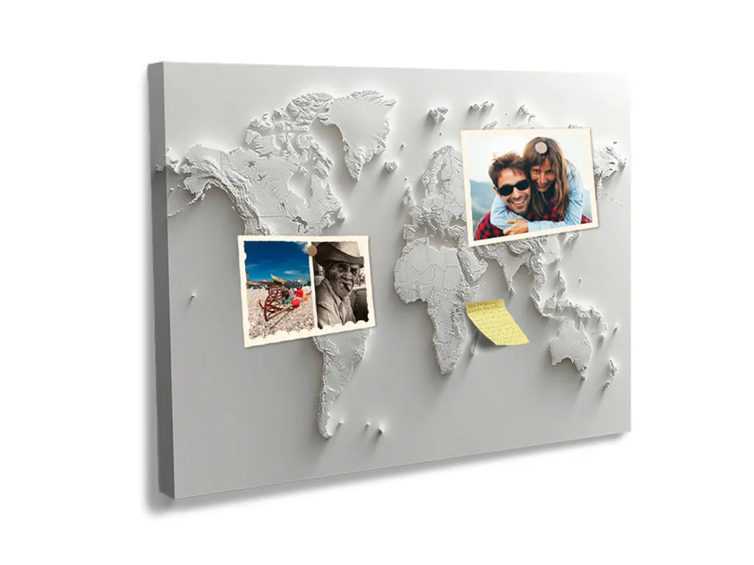 Kurkborden op canvas met witte reliëf wereldkaart – formaat 60 × 40 cm