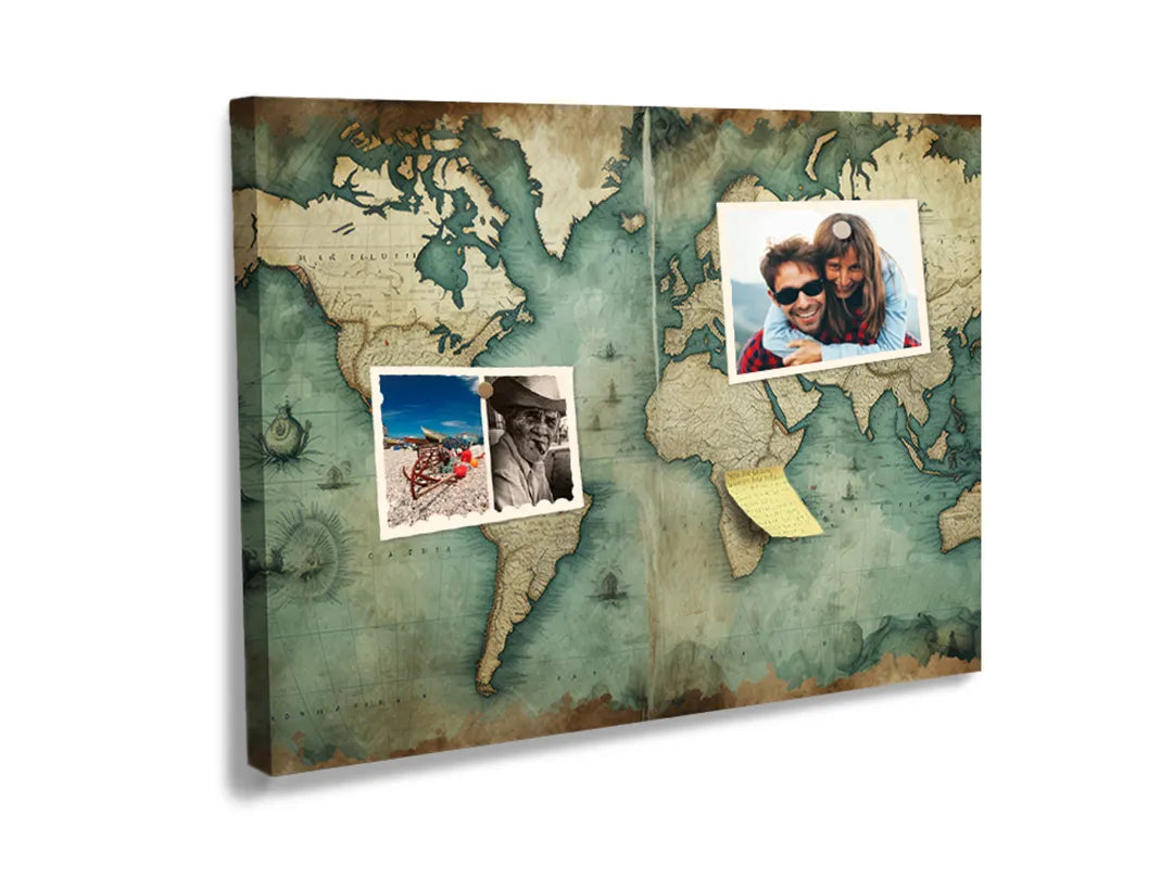 Kurkborden op canvas met vintage wereldkaart in groen en beige – formaat 60 × 40 cm
