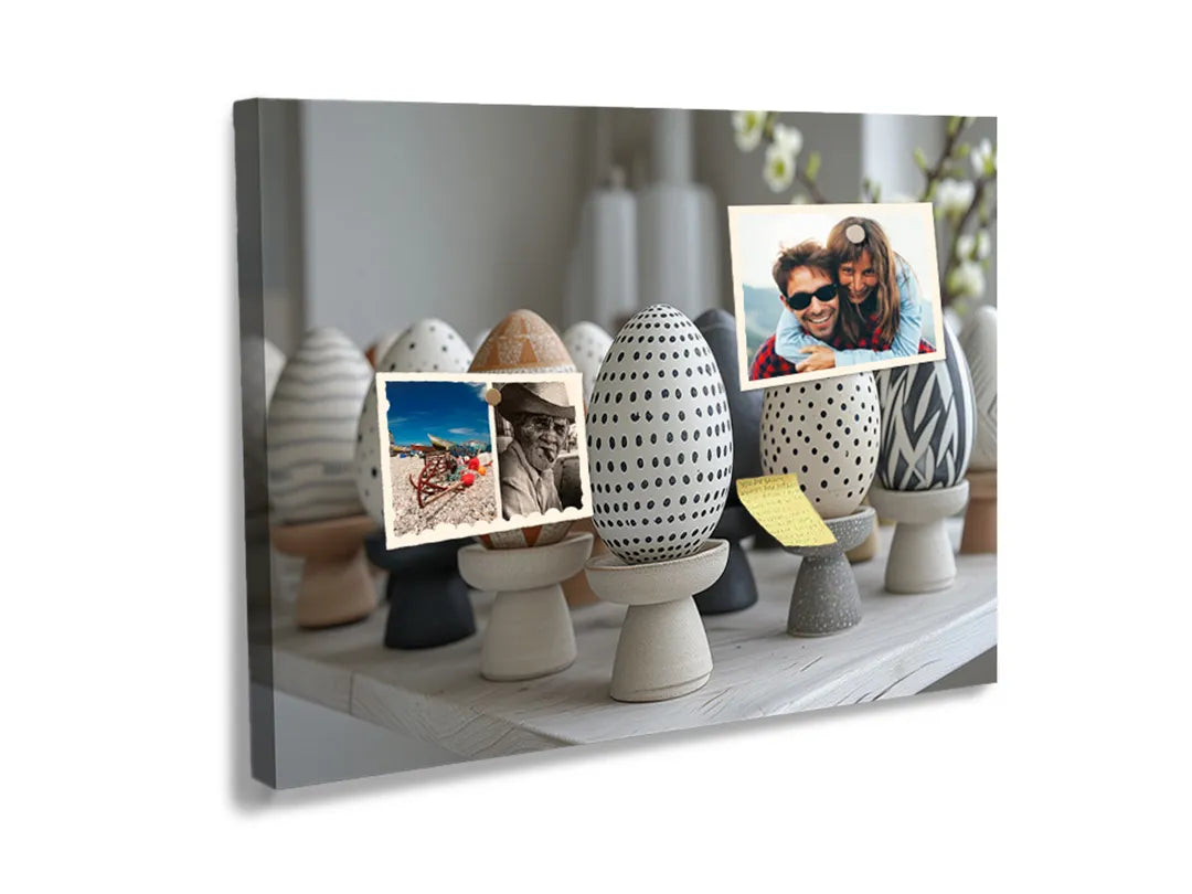 Kurkborden op canvas met decoratieve paaseieren in neutrale tinten – formaat 60 × 40 cm