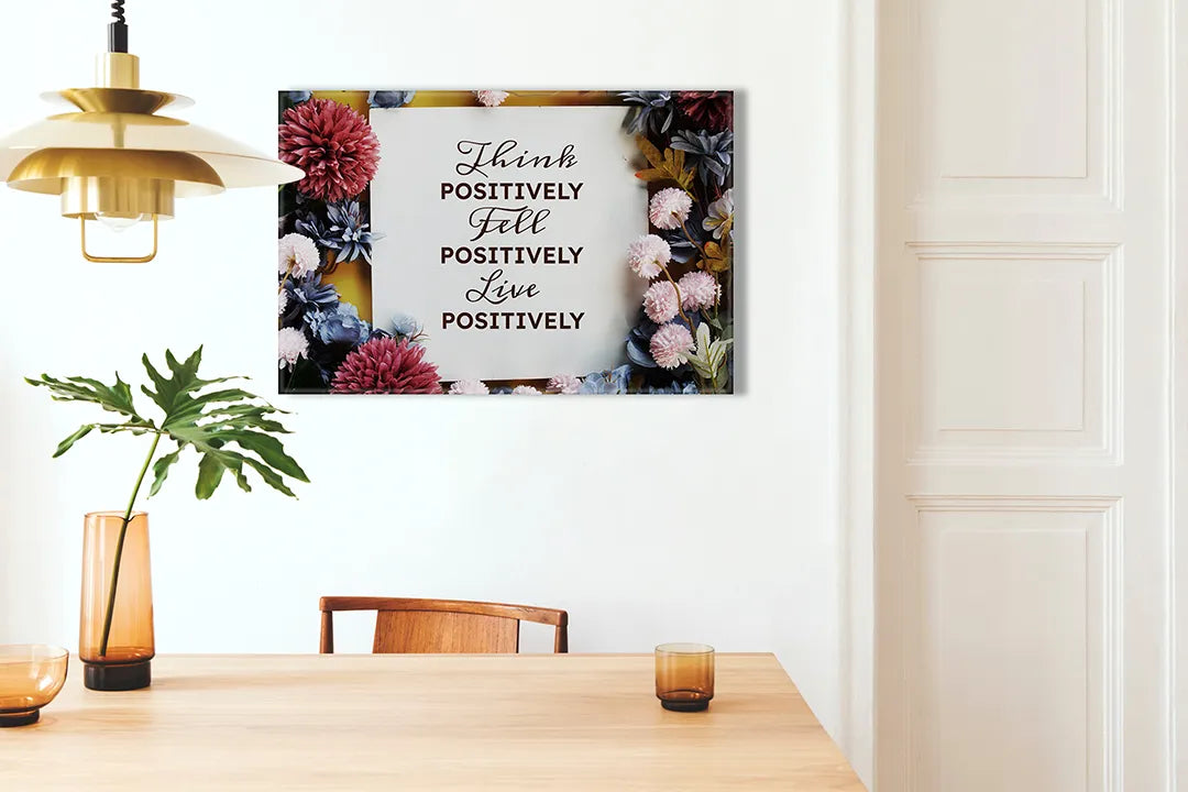 Kurkborden op canvas met positieve quote met bloemenkader – formaat 100 × 70 cm